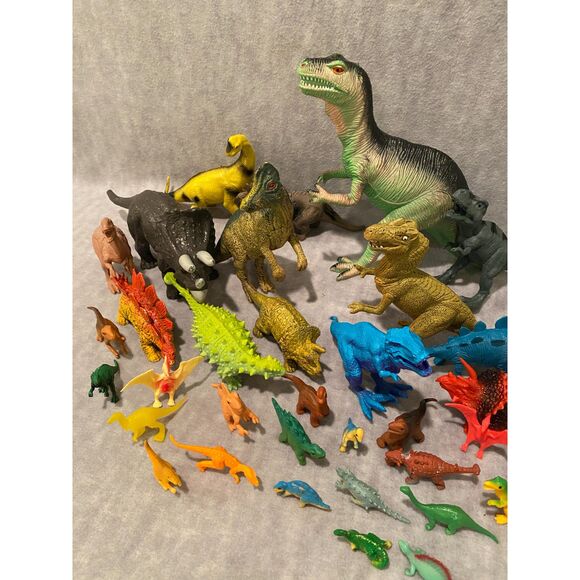 Large‎ Miscellaneous Lot of Dinosaurs Small Medium Large - Over 2 lbs. - Picture 3 of 10